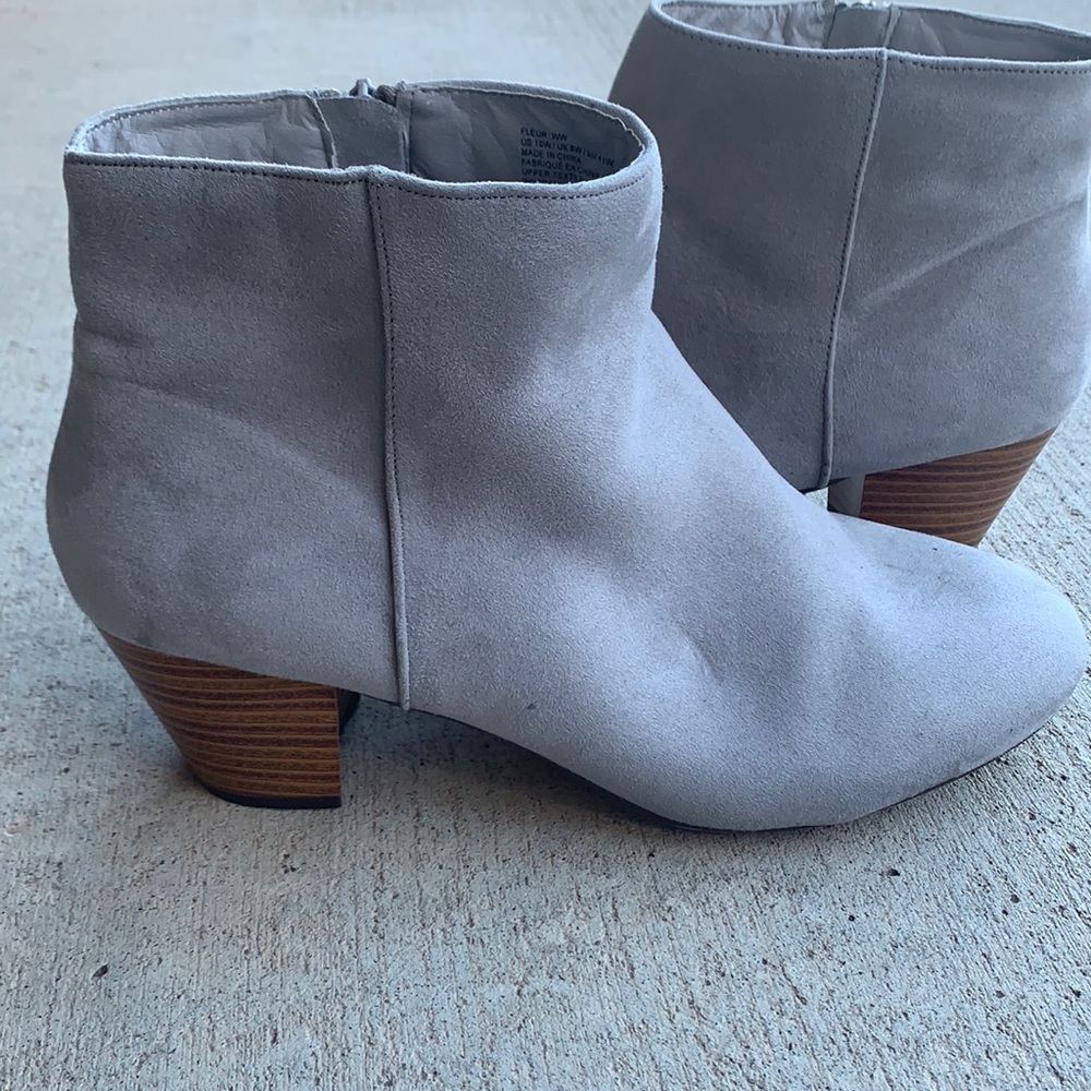 Size 10 JustFab booties